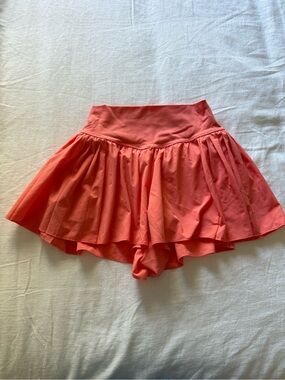 Aerie Pleated Shorts - size M (NWOT!) ✨